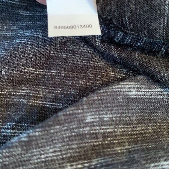 Shoe Addict Graphic T-shirt, Apt. 9, Size Medium - Picture 10 of 11